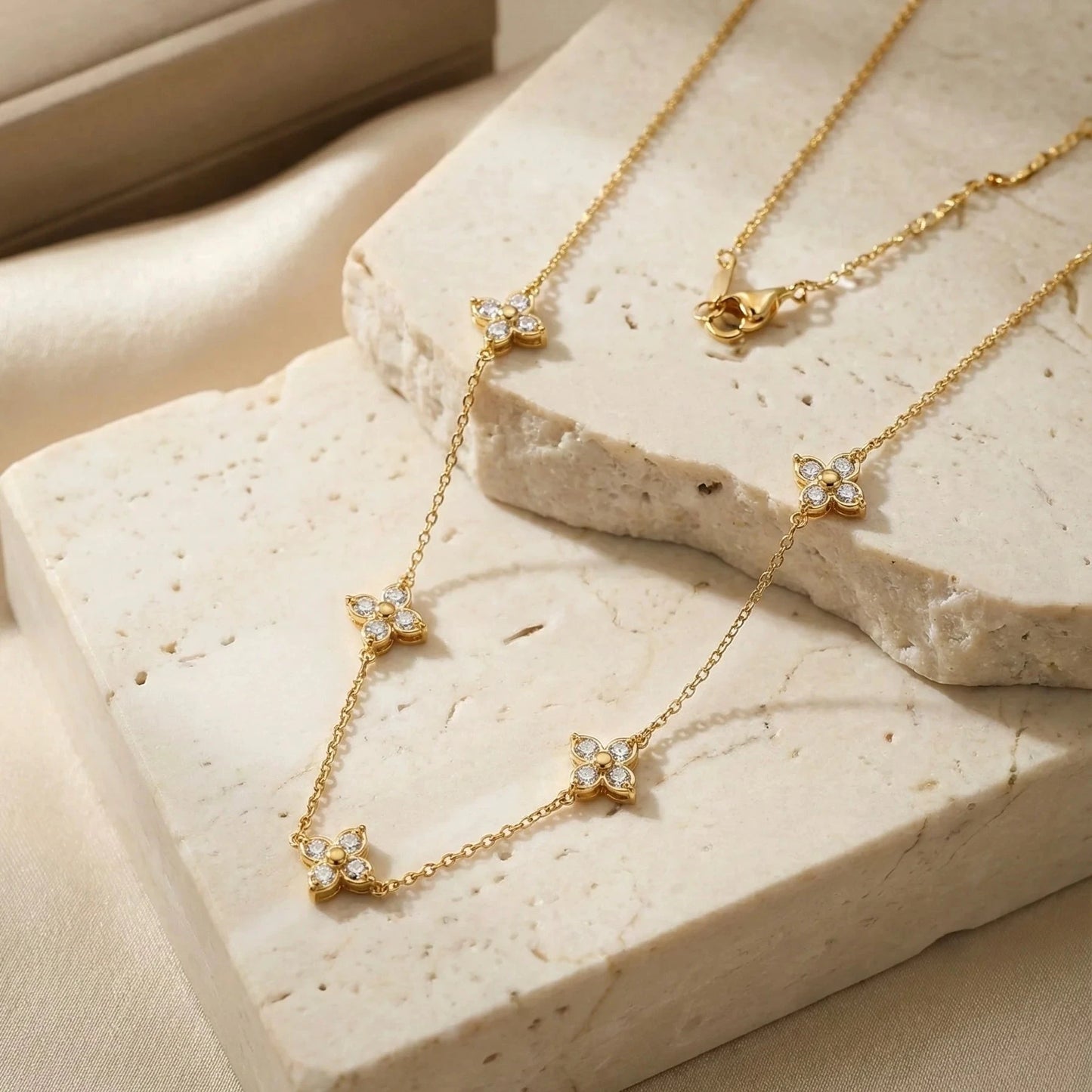 Collana Floreale